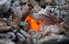 изхвърлена сгурия причини пожар жена изгаряния лицето