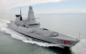 британският разрушител hms dragon пристигна кипър