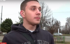 дванайсетокласник импланта гръбначния стълб лежа ареста фалшиво положителен тест дрога