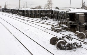 влак дерайлира русия души пострадаха видео