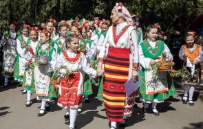 765 именици старозагорско отбележат цветните пролетни празници