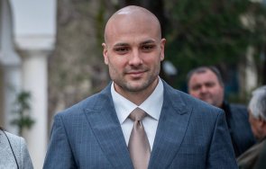 мартин харизанов младите герб чакат ред действат  снимки