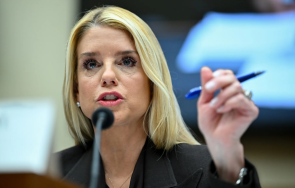 тръмп уволни главния прокурор пам бонди