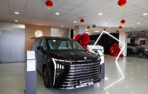 000 посетители града повече 250 закупени автомобила пролетния уикенд фест китайските автомобили снимки