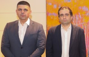 цирк пресцентърът българия сгафи жестоко мрежата взе подбив съпредседателите мирчев божанов снимка