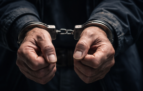 блудство непълнолетни момичета автобус перник задържаха годишен мъж