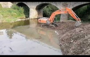 община царево акция основно почиства реки дерета