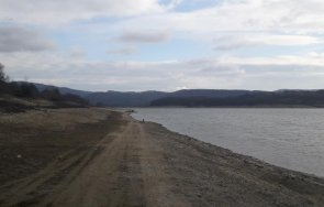 контролирано изпускат вода язовир тича