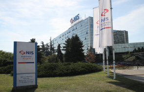 седем служители нис сърбия арестувани подозрение кражба самолетно гориво