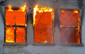 пожар изпепели покрив къща село илия блъсково