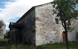 спасяват 150 годишния храм село мандра благотворителен базар