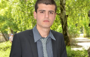 издирват млад мъж параноидна шизофрения