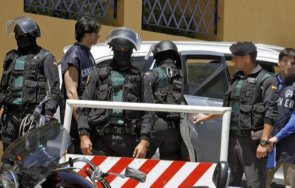 испания арестуваха души трафик роби