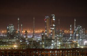 иран възстановява капацитета рафинериите