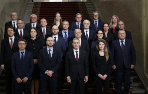 балкански нрав инстаграм площада смелите пипидиби големи шоумени ежат тръмп гюров шубе снишаване