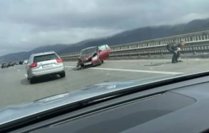 шофьор разби мантинелата хемус тунел витиня