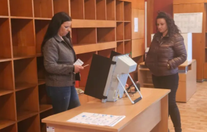 старт проблеми хасковско липсващи комисии повредени машини началото вота