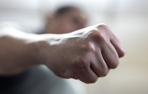 семейна кавга баща син павликени приключи стол главата