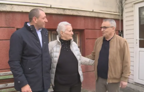 двама измамиха възрастна жена искали подарят тенджери