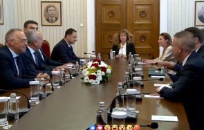 извънредно пик без радев консултациите прогресивна българия йотова президентът размаха пръст гюров компания заради галопиращите цени видео