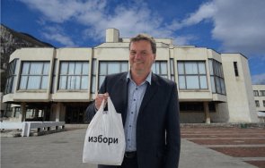 гърми скандал областният враца завлече театъра пари заради изборите