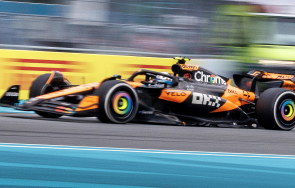отборът mclaren готов предизвика mercedes ferrari маями