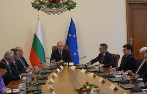кабинетът радев