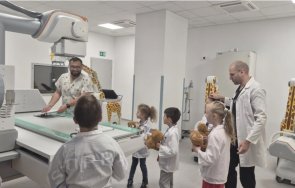 детската болница бургас деца лекуваха плюшени пациенти