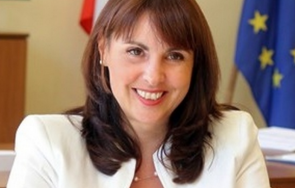 министър ефремова представя екипа приоритетите социалната сфера