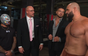 кечистът русев взриви wwe репликата bangaranga видео