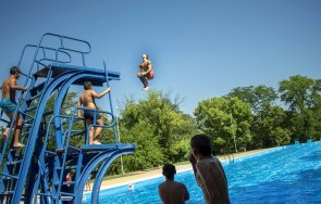 плаж града струва летният басейн