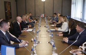 визите българските граждани сащ остават