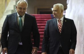 пратиха есемес бившия мвр шеф емил дечев призив изясни истината полетите пеевски