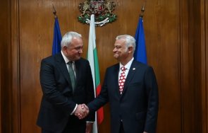лъже пътуванията пеевски емил дечев иван демерджиев