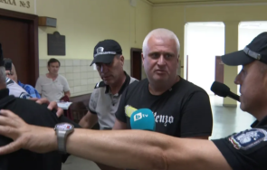 шофьорът разкъсал мантинелата тракия убил две деца обжалва мярката