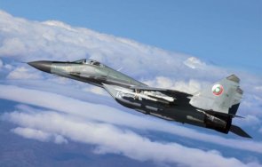 извънредното кацане бургас самолетът ескортиран български изтребител пристигна тел авив