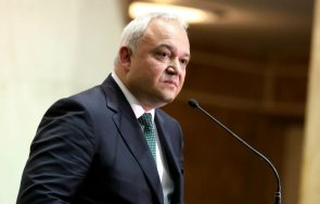 двама топ журналисти поискаха незабавно оставката демерджиев заради лъжите полетите делян пеевски бил точен парите точен фактите