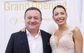 пик ретро доведената дъщеря рачков с бронз злато световно танци снимки