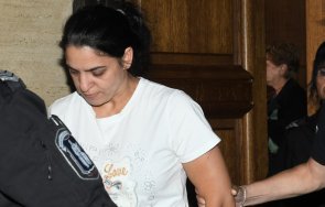 мърдане постоянен арест жената единия калашниците