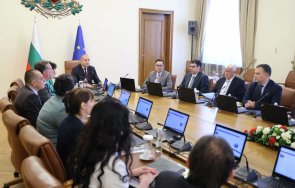 горещо пик проваленият министър демерджиев покри сащ огромния скандал забърка полетите пеевски замести министерски съвет снимка