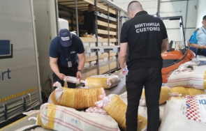 злато цигари фалшификати българските митници задържаха стоки близо млн евро