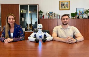 първият български хуманоиден робот започва обиколка училища страната