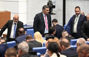 горещо изненадващ ход прогресивна българия свързан лятната ваканция депутатите