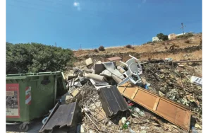 криза боклука затрупа остров парос