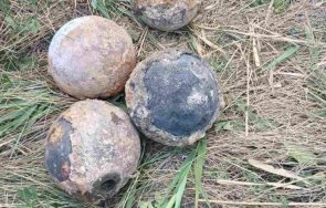 военни специалисти обезвредиха артилерийски снаряди тип гюле