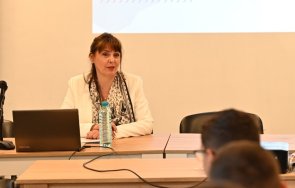 министър ефремова превенцията противообществените прояви децата постоянна