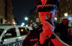 седем души сред тях двама полицаи загинаха челен сблъсък полицейско преследване англия