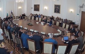 премериха пушките пратиха ивайло мирчев бие фронта украйна военният министър иска съвети сглобкаджии видео