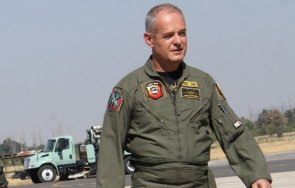 ввс имат осем подготвени пилоти самолетите края годината станат
