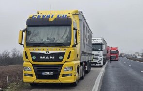 турски журналист задържан опит влезе българия скрит товарен камион